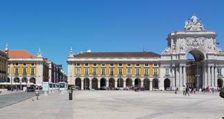 pousada-lisboa-at-corner-of-praca