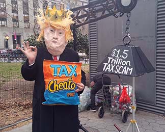 Tax Day brings out anti-Trump rallies