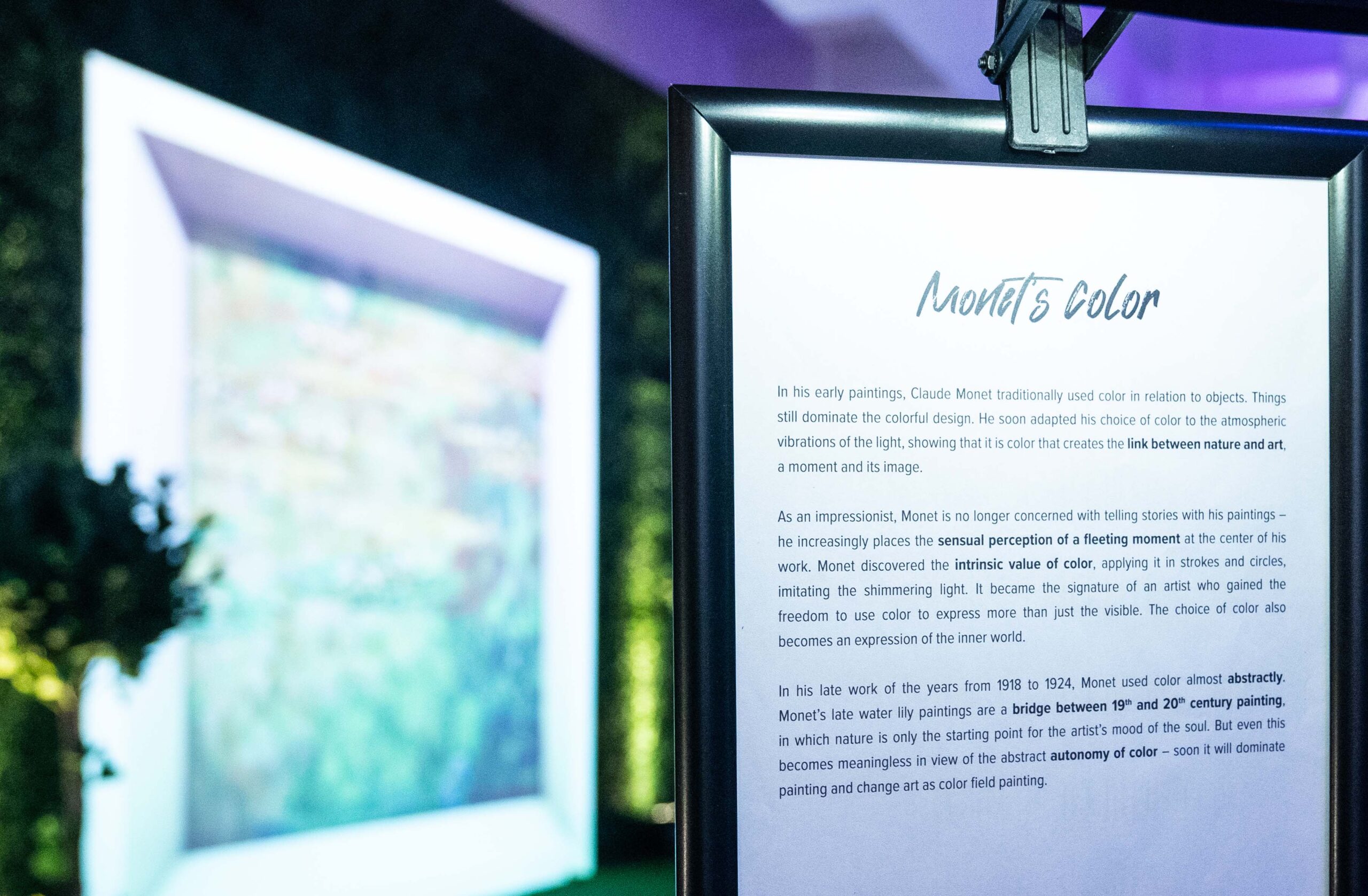 Monets-color-text