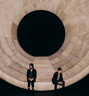 Keanu Reeves as Gogo, Alex Winer as Didi, photo Andy Henderson